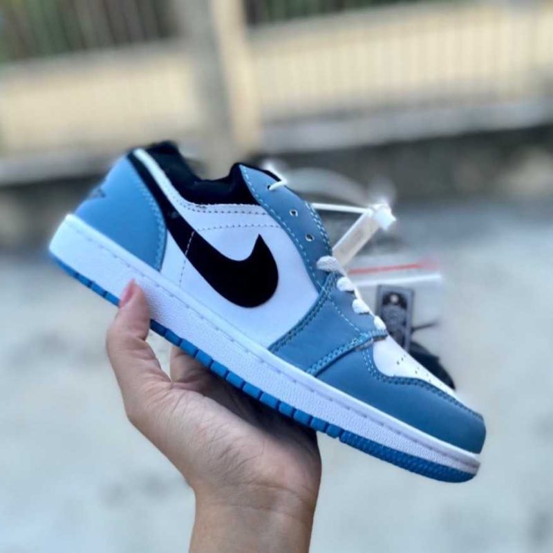 Buty Nike JORDAN University Low