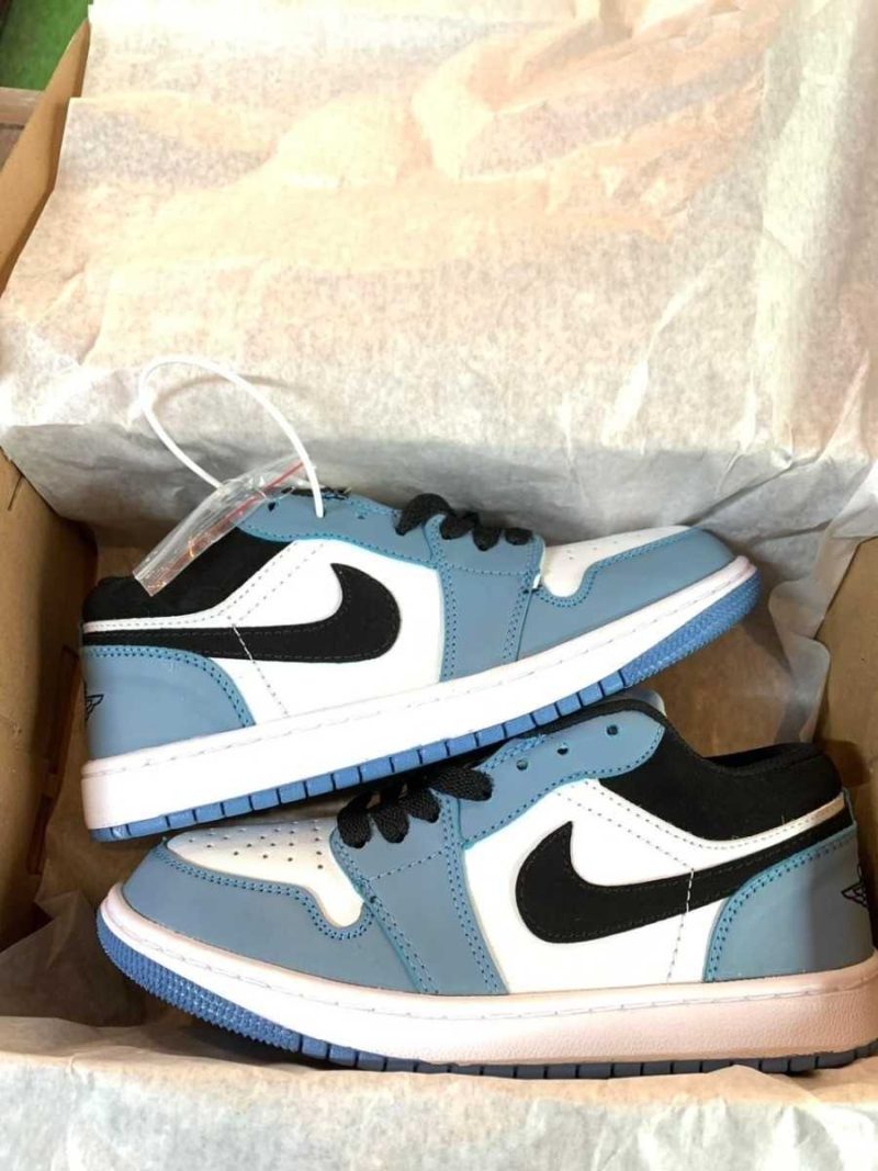 Buty Nike JORDAN University Low