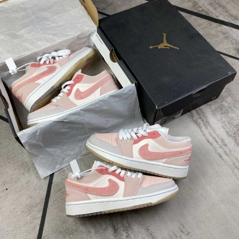Buty Nike Damskie Air Jordan 1 Low SE ‘Mighty Swooshers’